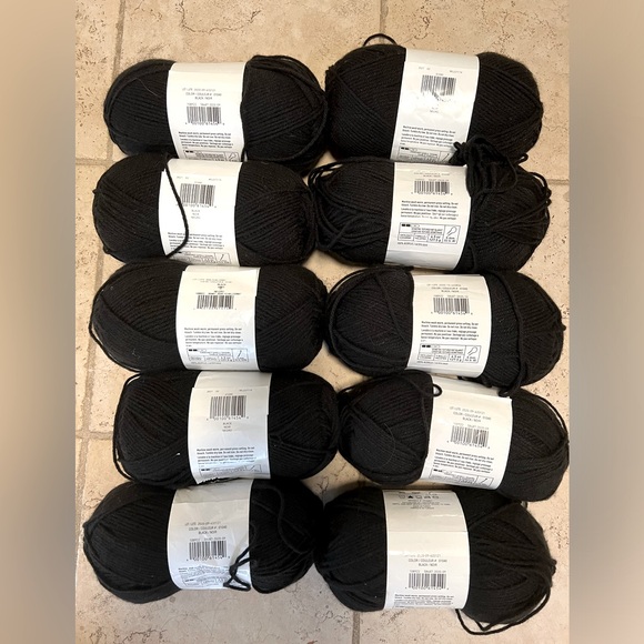10 Skeins Black Yarn 4.5 oz each - Picture 2 of 2